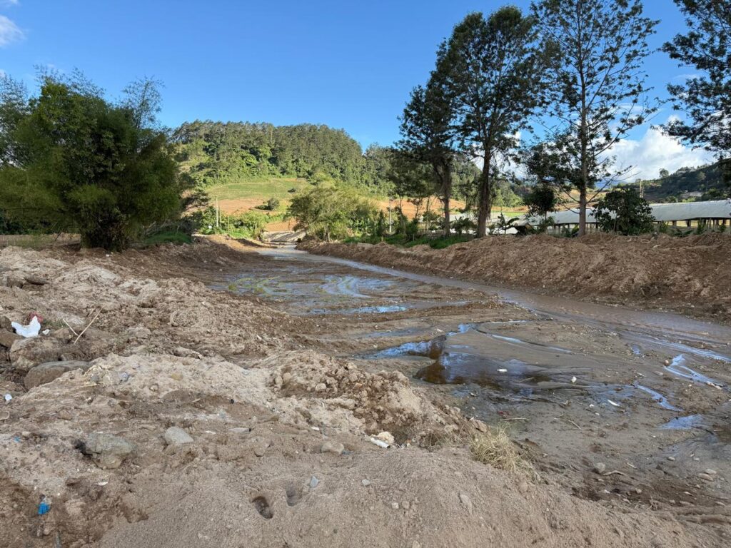 Fuerza del Pueblo presenta informe sobre situación de río Tireo en Constanza