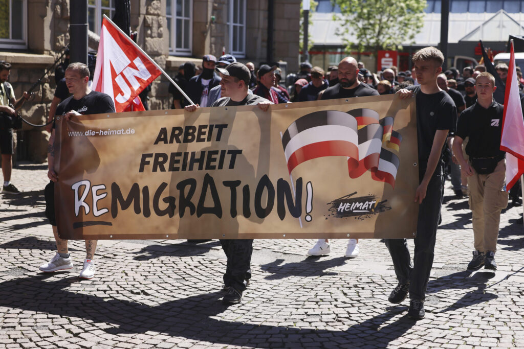 Uno de cada cinco jóvenes europeos apoyaría un gobierno autoritario «en determinadas circunstancias»