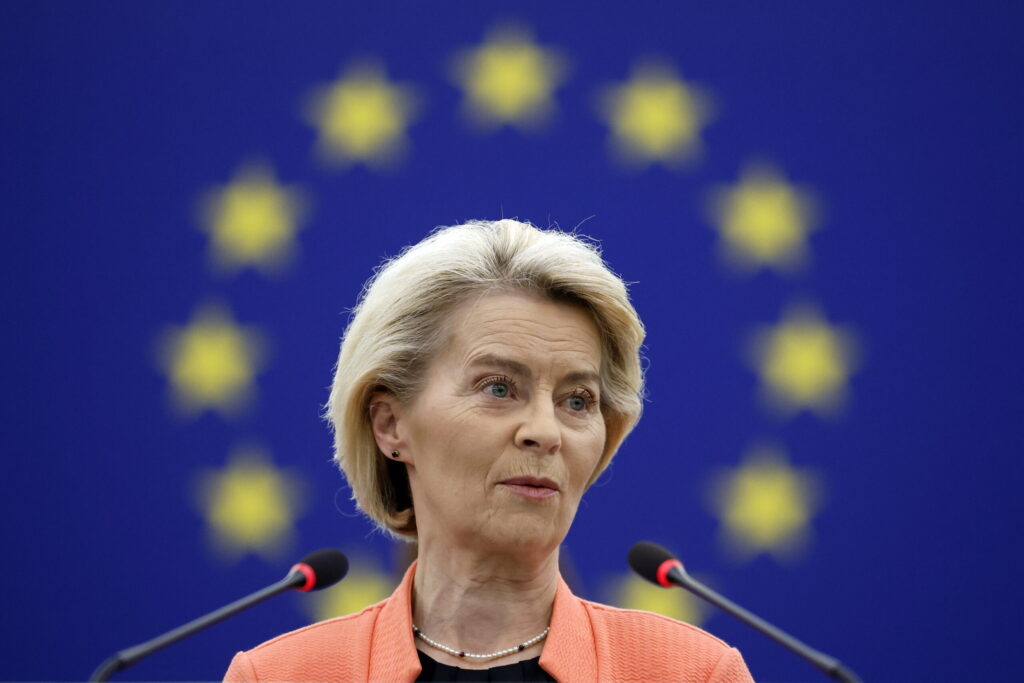 Von der Leyen denuncia que la moción de censura en su contra está basada en «mentiras» y «conspiraciones desacreditadas»