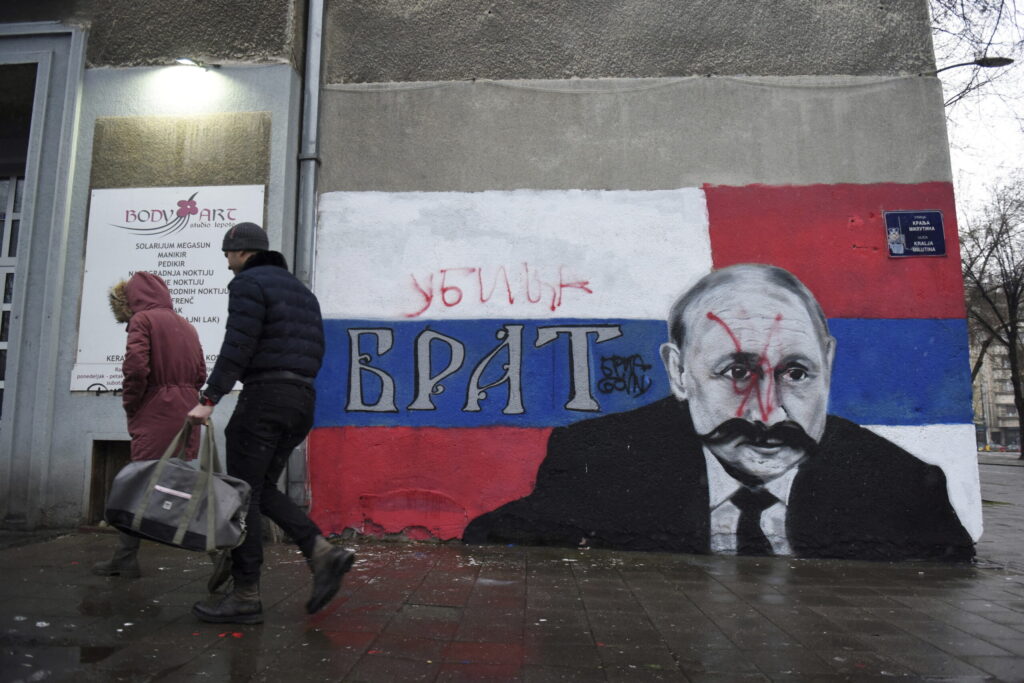 Gas, propaganda y armas: la guerra de Ucrania pone al ‘Putin serbio’ en su momento decisivo