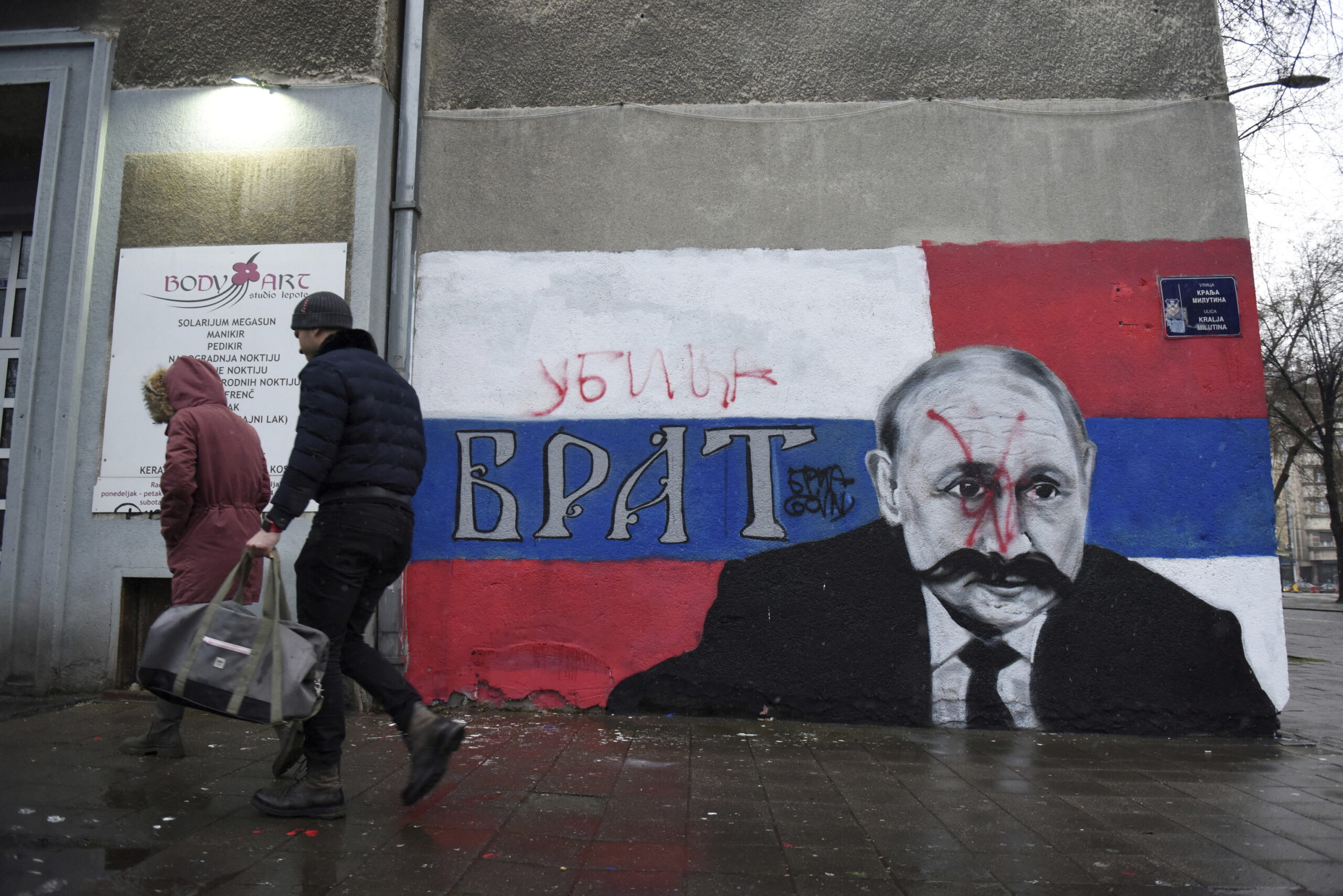 Gas, propaganda y armas: la guerra de Ucrania pone al ‘Putin serbio’ en su momento decisivo