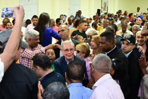 Danilo Medina encabeza masiva asamblea del PLD en Bahoruco y llama a “salir a buscar el poder en las calles”