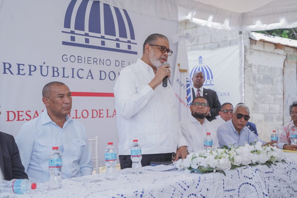 Desarrollo de la Comunidad entrega saneamiento de una cañada en El Seibo 