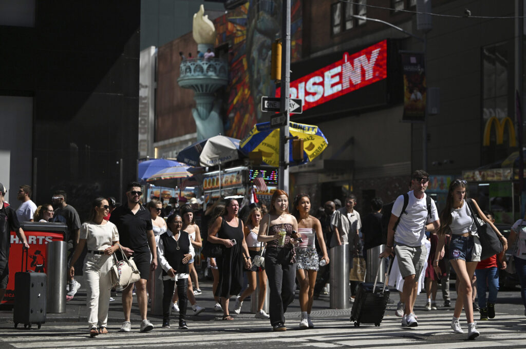 Inflación, leyes antipisos turísticos y la política de ‘santuario’: por qué una noche de hotel cuesta más 300 euros en Nueva York