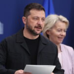 Entregar Donbás «o seguir luchando»: Zelenski afronta hoy su reunión más difícil con Trump