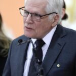 El padre del senador asesinado Miguel Uribe ocupará su lugar y será precandidato del Centro Democrático a la Presidencia de Colombia