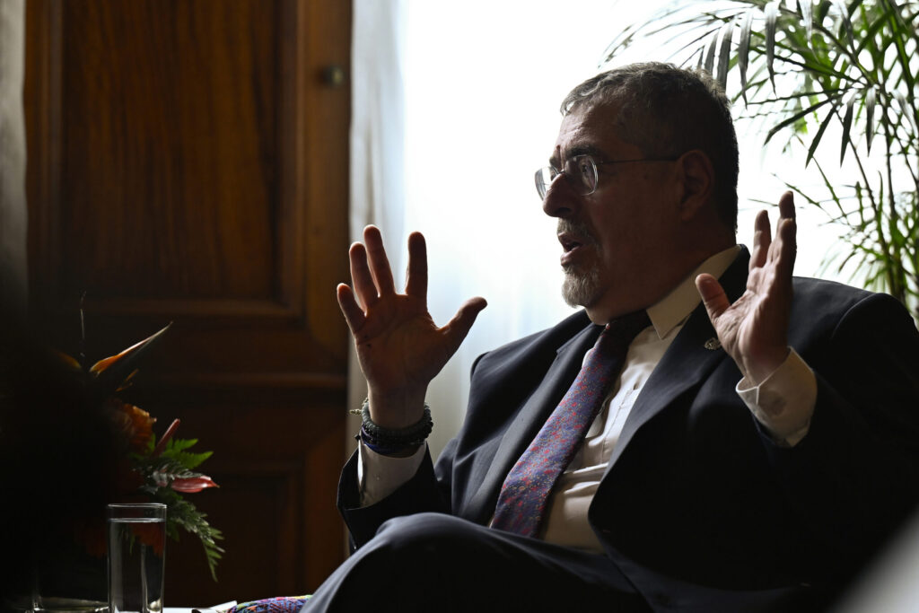 Bernardo Arévalo, presidente de Guatemala: «Estamos viendo un retroceso de democratización en América Latina, de reautoritarismo»