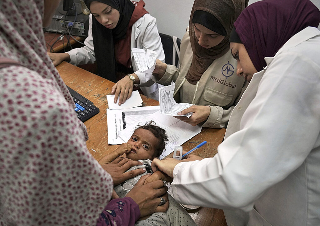 Los sanitarios de Gaza al límite: «Muchos compañeros han perdido 20 kilos en las últimas semanas»