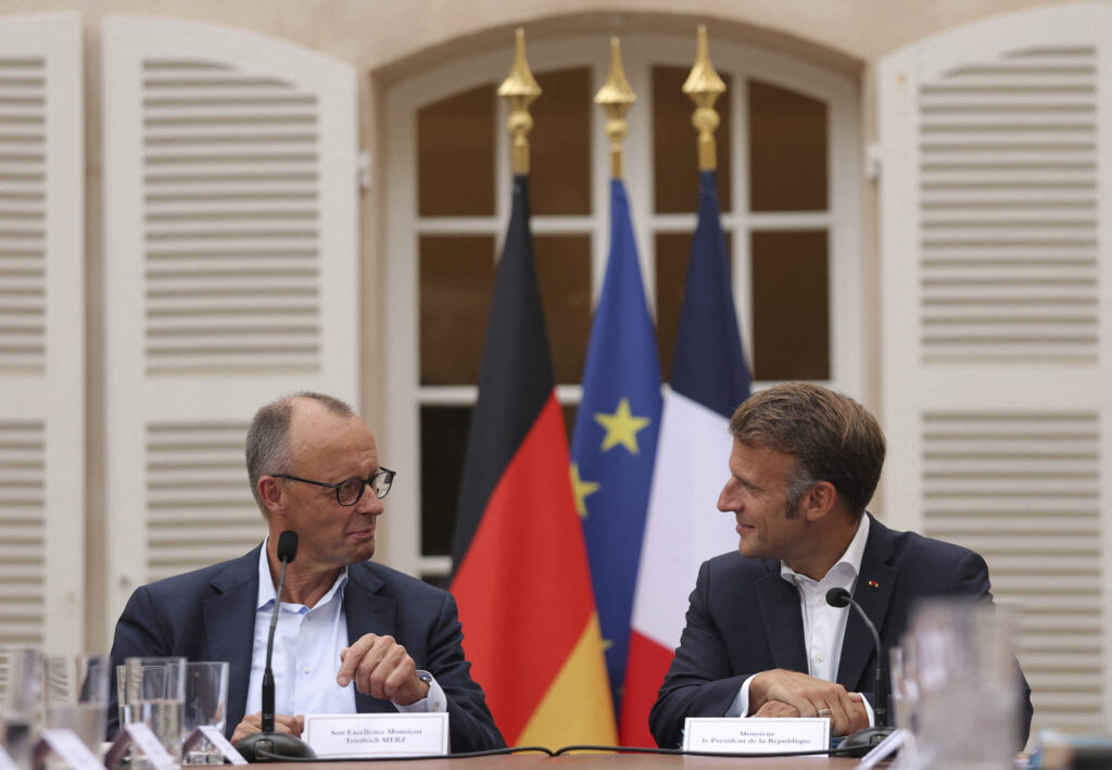 Macron y Merz discuten las garantías de seguridad de Ucrania con una UE convertida en objetivo de guerra