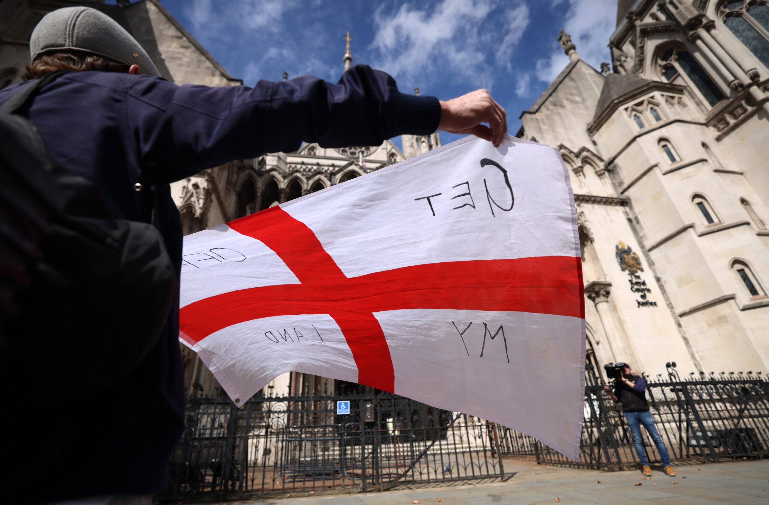 Un tribunal da la razón al Gobierno británico sobre alojar en hoteles a solicitantes de asilo