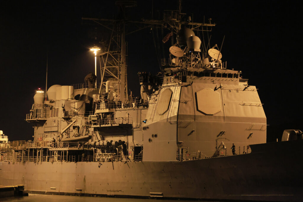 Los barcos de EEUU se acercan a las costas de Venezuela