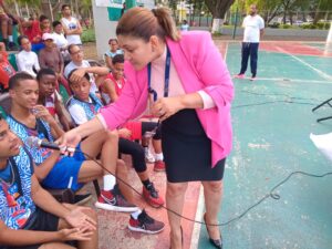 Parroquia y Club Villa Faro realizan charla sobre daños del uso de hookah y vapers en jóvenes