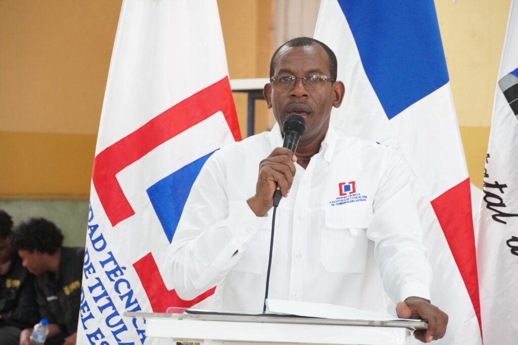 Gobierno inicia trabajos de titulación en el Higüero, Santo Domingo Norte, para beneficiar a 5,600 personas