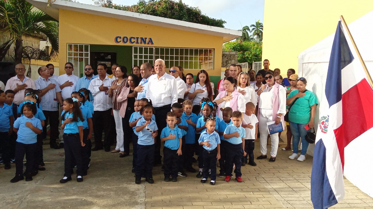 Minerd reporta que la 1ra semana del año escolar se desarrolla con éxito
