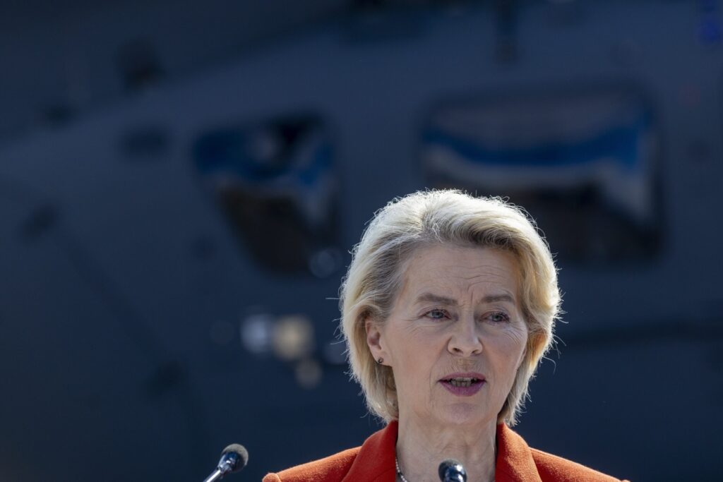 El avión de Ursula von der Leyen tuvo que aterrizar en Bulgaria utilizando mapas de papel por «interferencias rusas» en su GPS