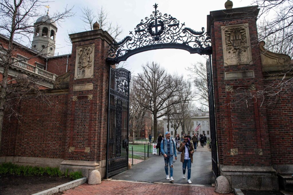 Harvard gana la primera batalla legal a Trump: «El Gobierno usó el antisemitismo como cortina de humo para un ataque selectivo e ideológico contra las universidades»