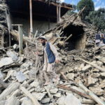La otra tragedia del terremoto: la prohibición del contacto entre mujeres y hombres pone en peligro la vida de las afganas