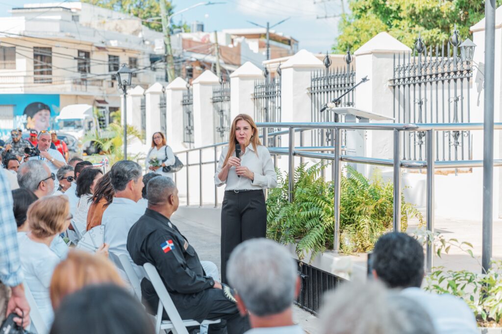 Alcaldía del DN inaugura la Plaza de Memoria en Cementerio Municipal de SD
