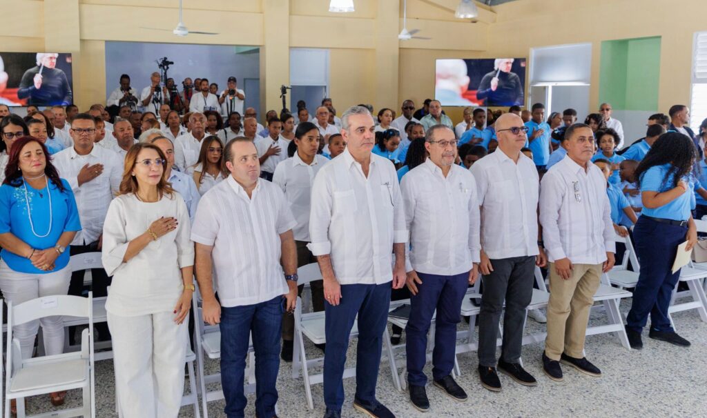 Gobierno entrega dos escuelas en Puerto Plata con capacidad para más de mil estudiantes